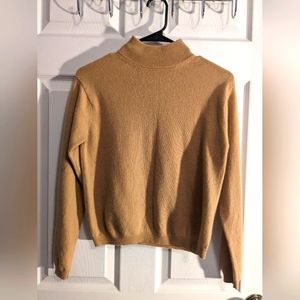 Lord & Taylor 100% cashmere sweater